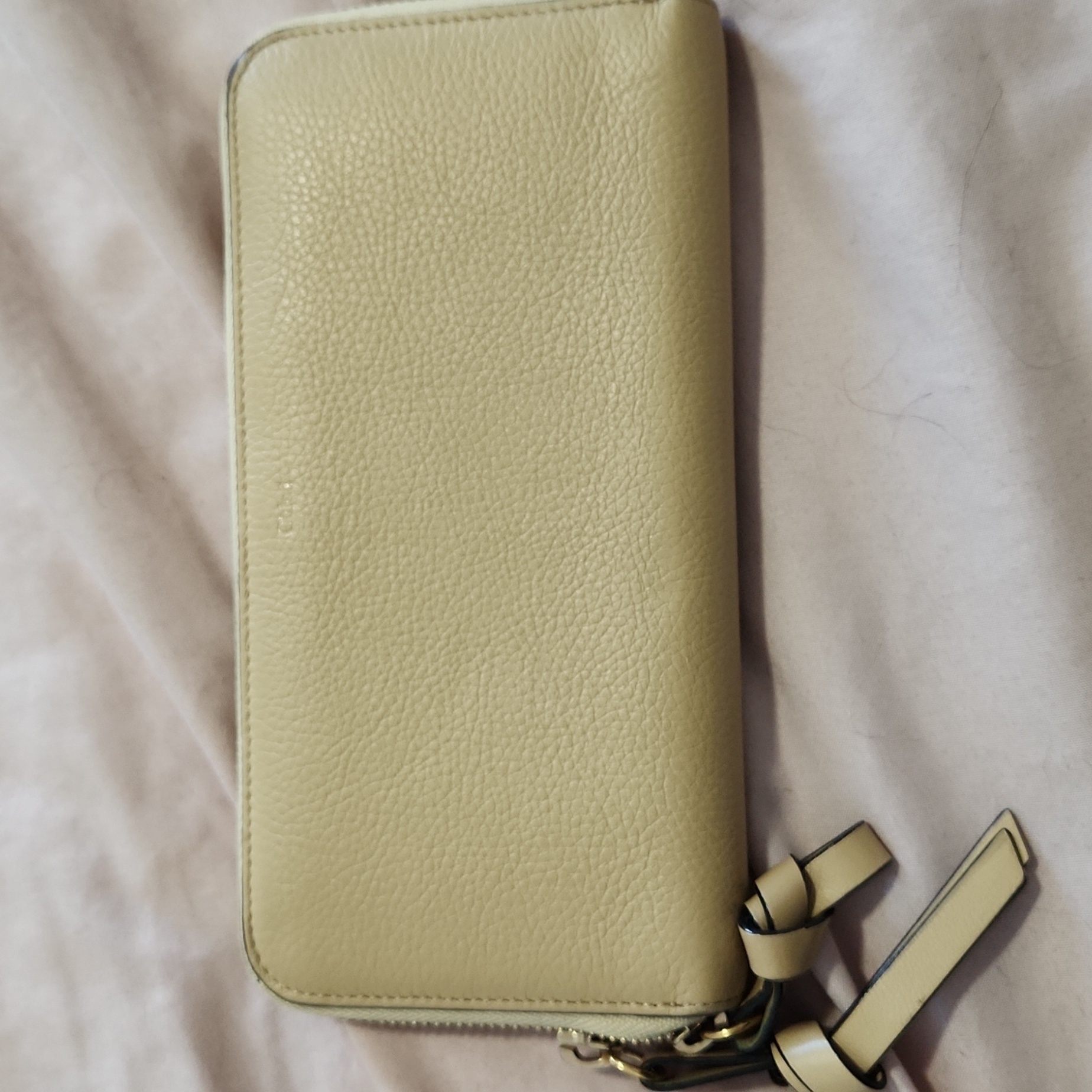 Chloe Alphabet Wallet Auth